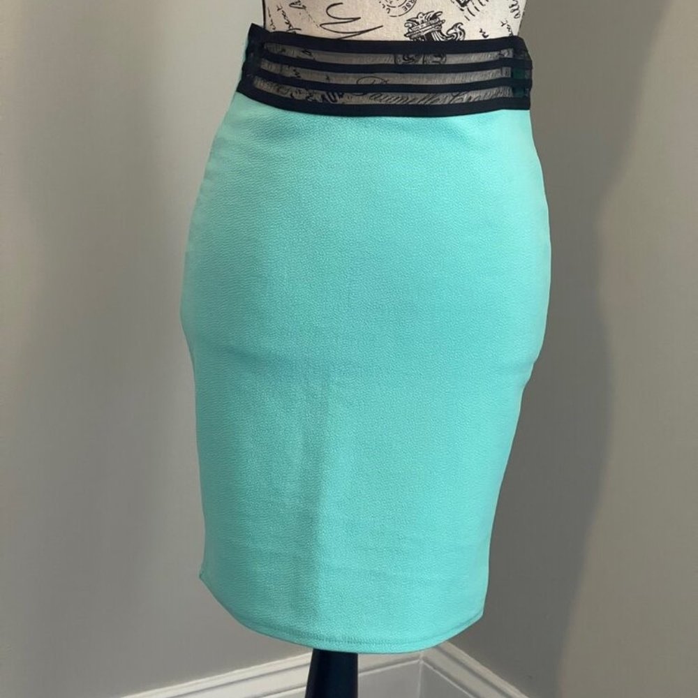 SKIRT BY UK. 2 LA